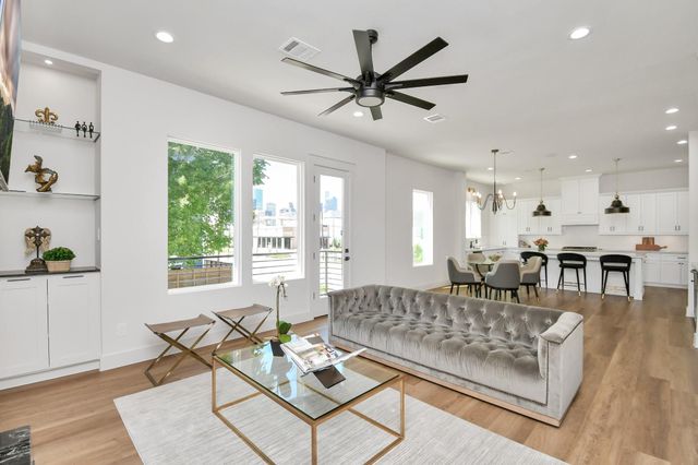 2512 Gray Street, Houston, TX 77003