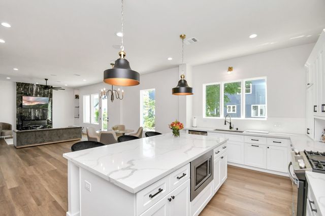 2512 Gray Street, Houston, TX 77003