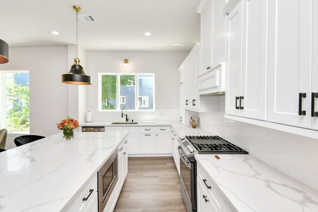 2512 Gray Street, Houston, TX 77003