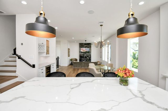 2512 Gray Street, Houston, TX 77003
