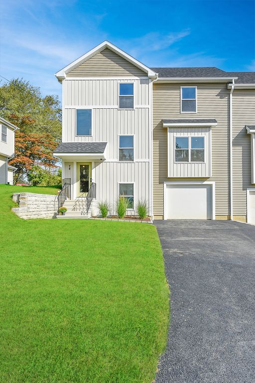 74 Soundview Avenue 74, Fairfield, CT 06825