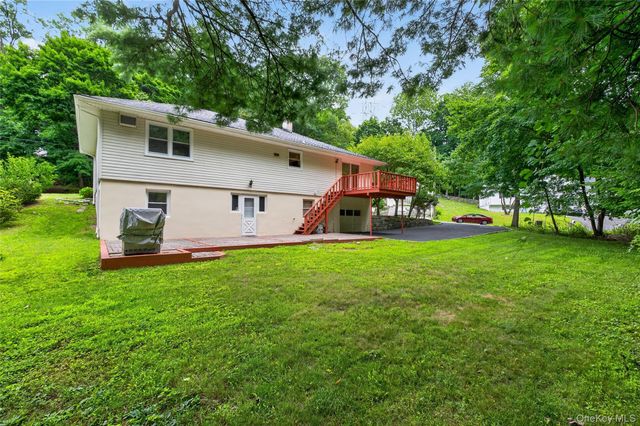 3 Greenwood Lane, White Plains, NY 10607