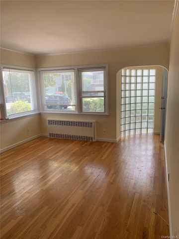 431 E Chester Street, Long Beach, NY 11561