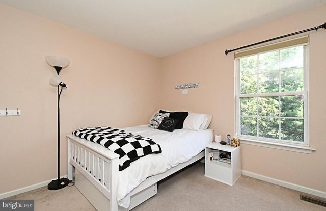 64 HUNT CLUB DR, Collegeville, PA 19426
