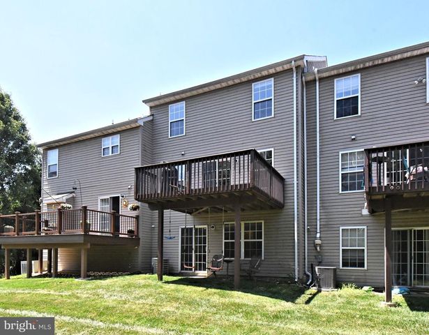 64 HUNT CLUB DR, Collegeville, PA 19426