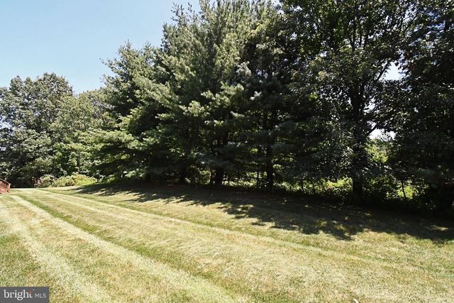 64 HUNT CLUB DR, Collegeville, PA 19426