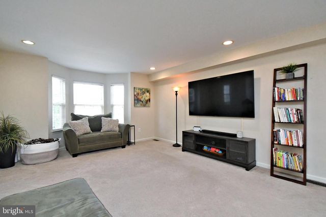 64 HUNT CLUB DR, Collegeville, PA 19426