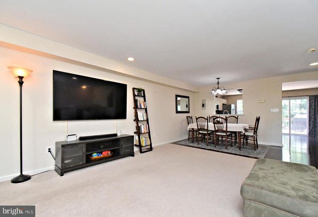 64 HUNT CLUB DR, Collegeville, PA 19426