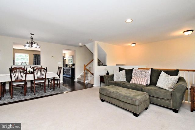 64 HUNT CLUB DR, Collegeville, PA 19426