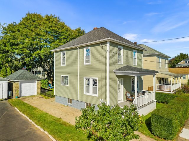 69 Milford St, New Bedford, MA 02745