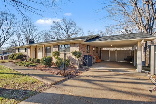 225 Hickory Hill Dr, Dover, TN 37058