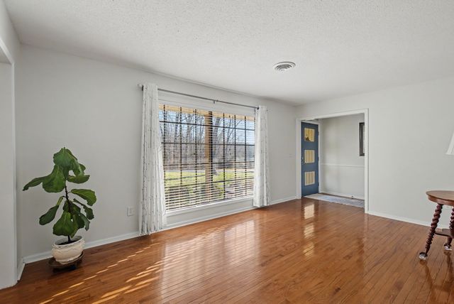 225 Hickory Hill Dr, Dover, TN 37058