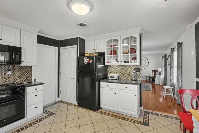 225 Hickory Hill Dr, Dover, TN 37058