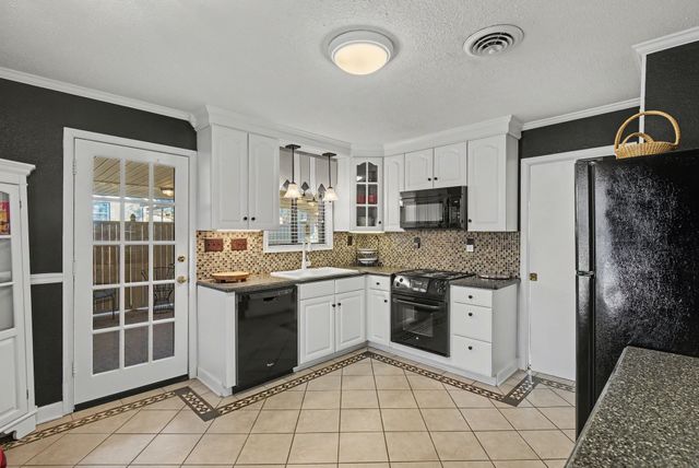 225 Hickory Hill Dr, Dover, TN 37058