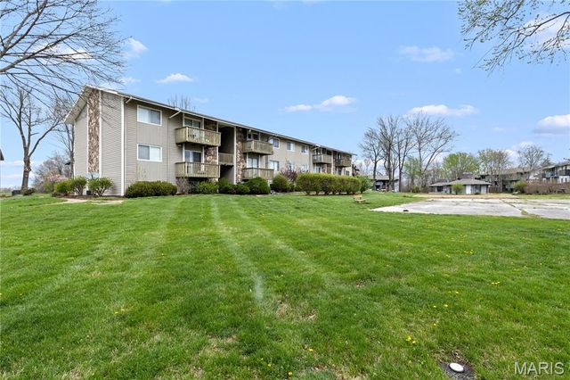 2031 Gascony Parc Drive 2031, Lake St Louis, MO 63367