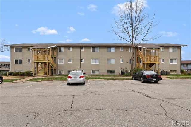2031 Gascony Parc Drive 2031, Lake St Louis, MO 63367