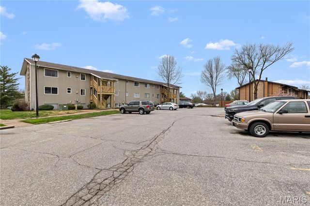 2031 Gascony Parc Drive 2031, Lake St Louis, MO 63367