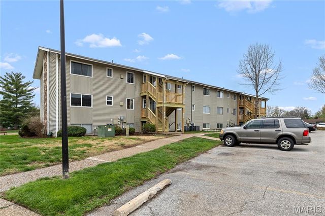 2031 Gascony Parc Drive 2031, Lake St Louis, MO 63367