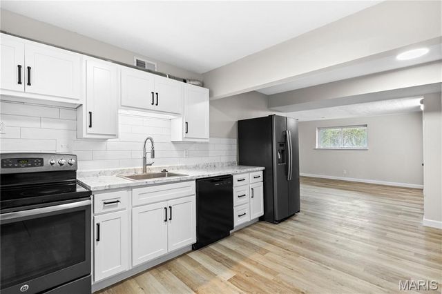 2031 Gascony Parc Drive 2031, Lake St Louis, MO 63367