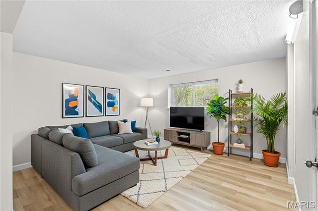2031 Gascony Parc Drive 2031, Lake St Louis, MO 63367