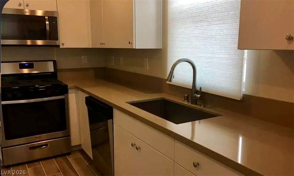 11290 Hidden Peak Avenue 212, Las Vegas, NV 89135 — photo 4
