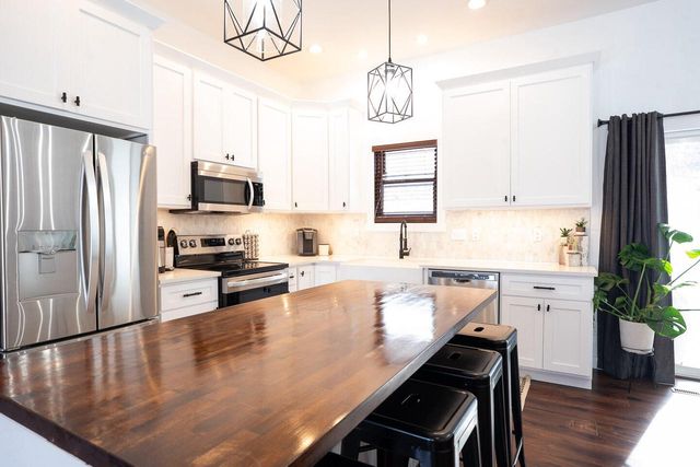 1043 John STREET, West Salem, WI 54669