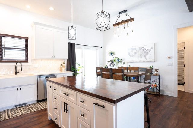 1043 John STREET, West Salem, WI 54669