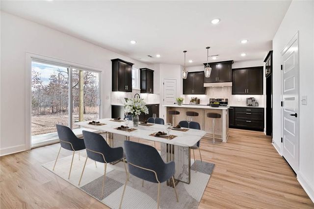 247 Kinross Drive, Bella Vista, AR 72715