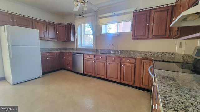 72 S MAIN ST, Smithsburg, MD 21783