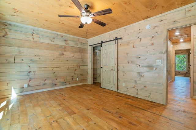 85 Moreland Trail, Blue Ridge, GA 30513