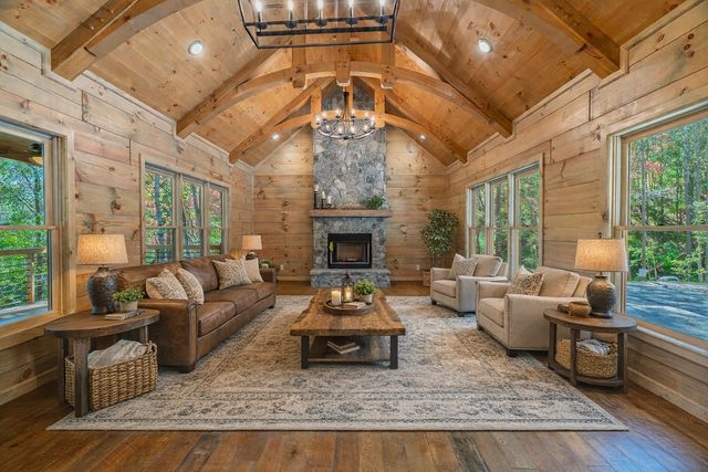 85 Moreland Trail, Blue Ridge, GA 30513