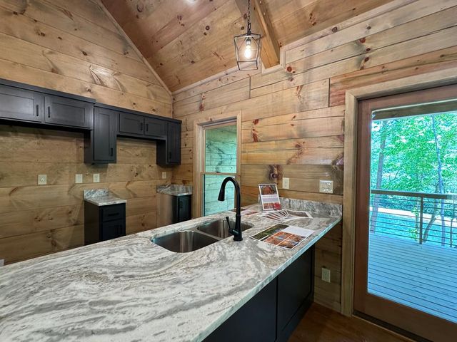 85 Moreland Trail, Blue Ridge, GA 30513