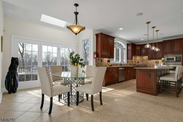 37 Crown View Ct, Sparta Twp., NJ 07871