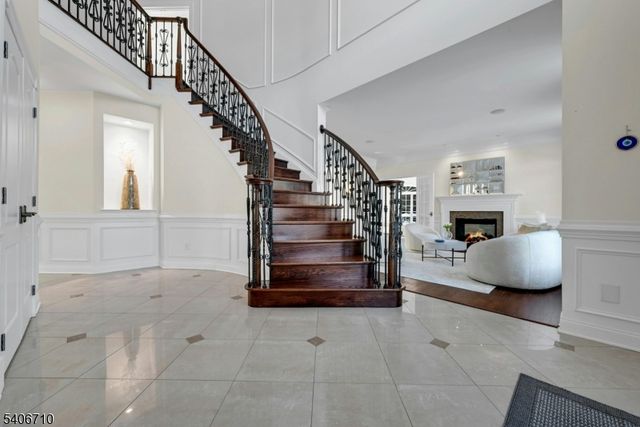 37 Crown View Ct, Sparta Twp., NJ 07871