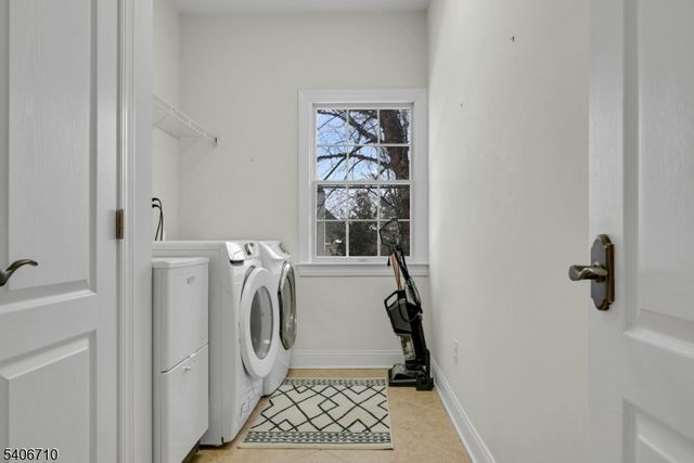 37 Crown View Ct, Sparta Twp., NJ 07871