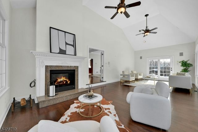 37 Crown View Ct, Sparta Twp., NJ 07871