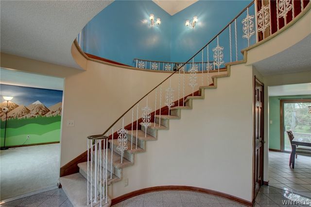 5 Hidden Trail, Lancaster, NY 14086
