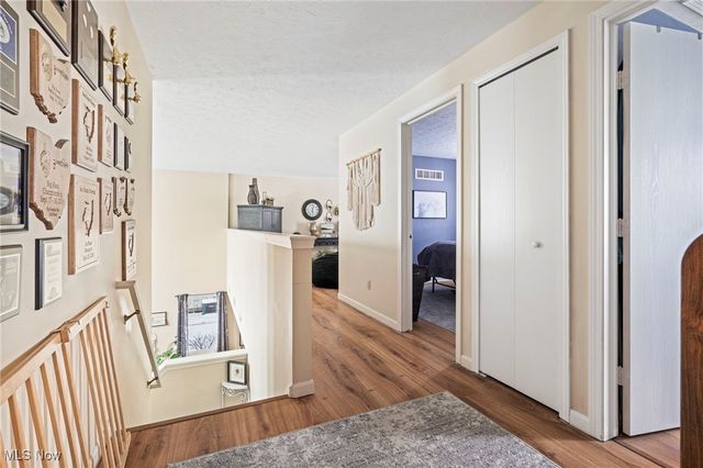 2162 Canterbury Circle, Akron, OH 44319