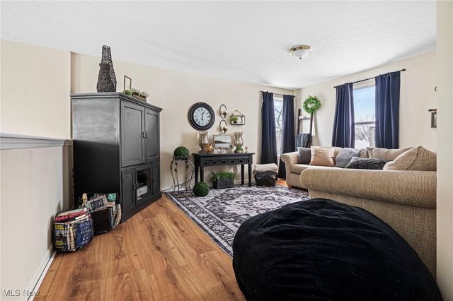 2162 Canterbury Circle, Akron, OH 44319