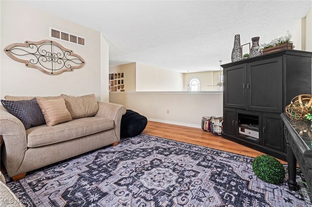 2162 Canterbury Circle, Akron, OH 44319