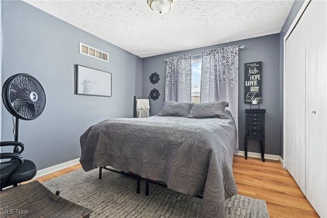 2162 Canterbury Circle, Akron, OH 44319