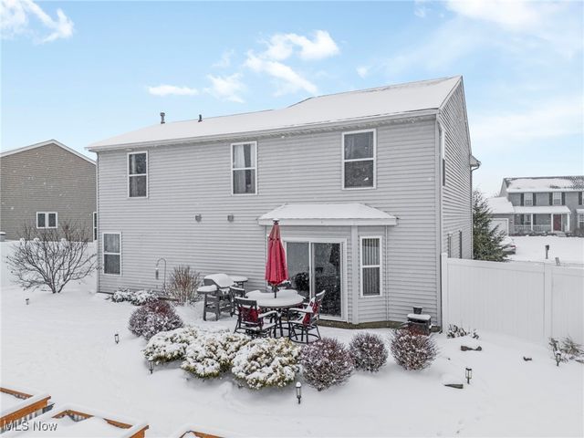 2162 Canterbury Circle, Akron, OH 44319