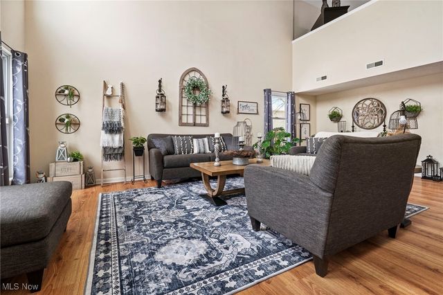 2162 Canterbury Circle, Akron, OH 44319