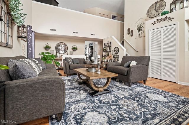 2162 Canterbury Circle, Akron, OH 44319