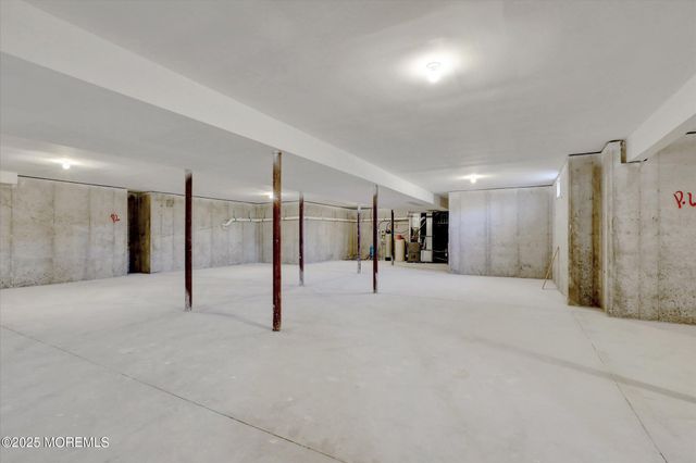 11 Cook Court, Millstone, NJ 08535