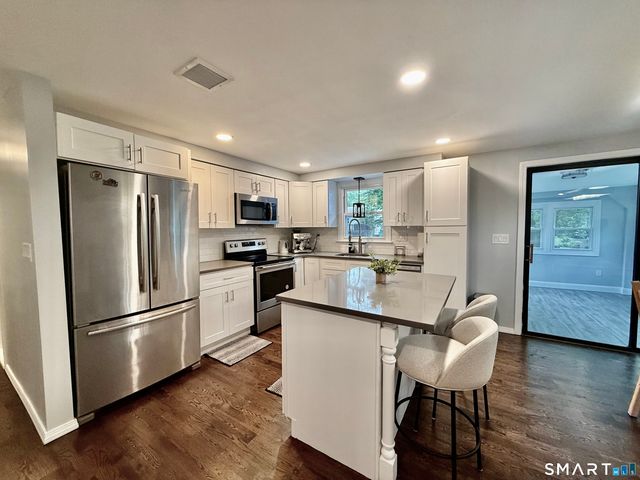 32 Cullen Avenue, West Haven, CT 06516