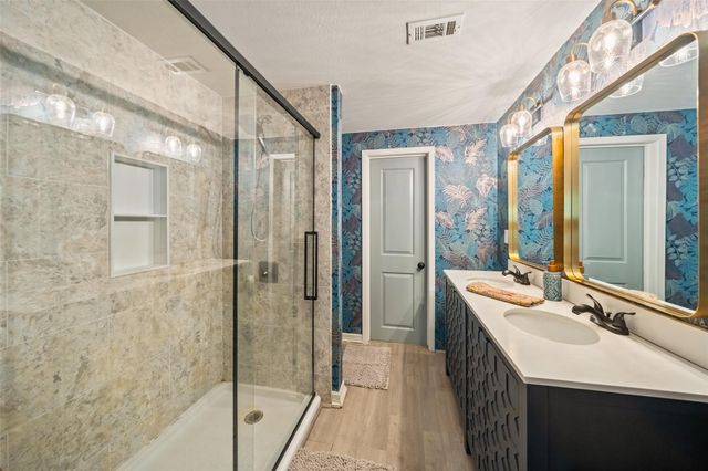 11045 Woodview Drive, Conroe, TX 77303