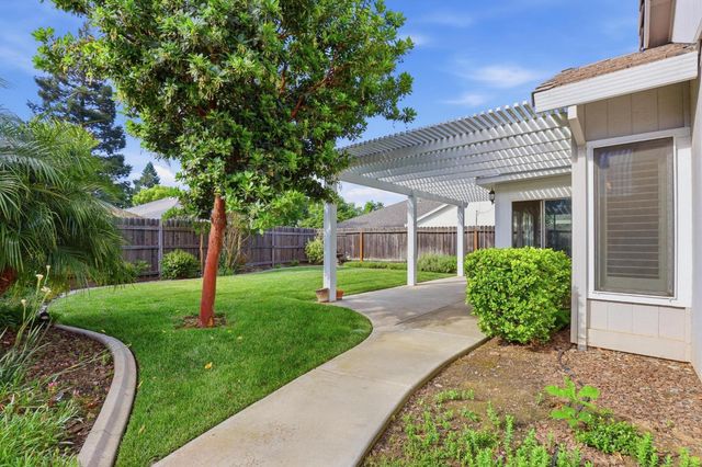 1710 Cartagena Dr, Yuba City, CA 95993