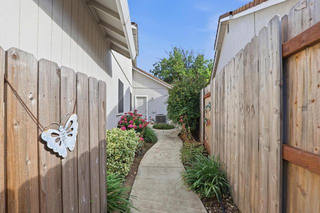 1710 Cartagena Dr, Yuba City, CA 95993