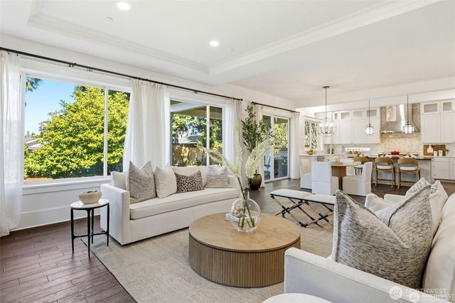 10610 NE 28th Street, Bellevue, WA 98004